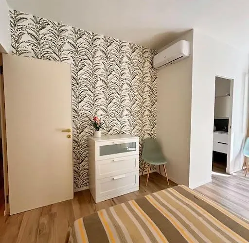 House Apartment *